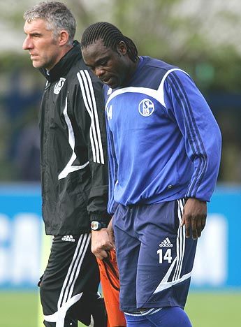 沙尔克战平强敌，保级压力持续增加的简单介绍