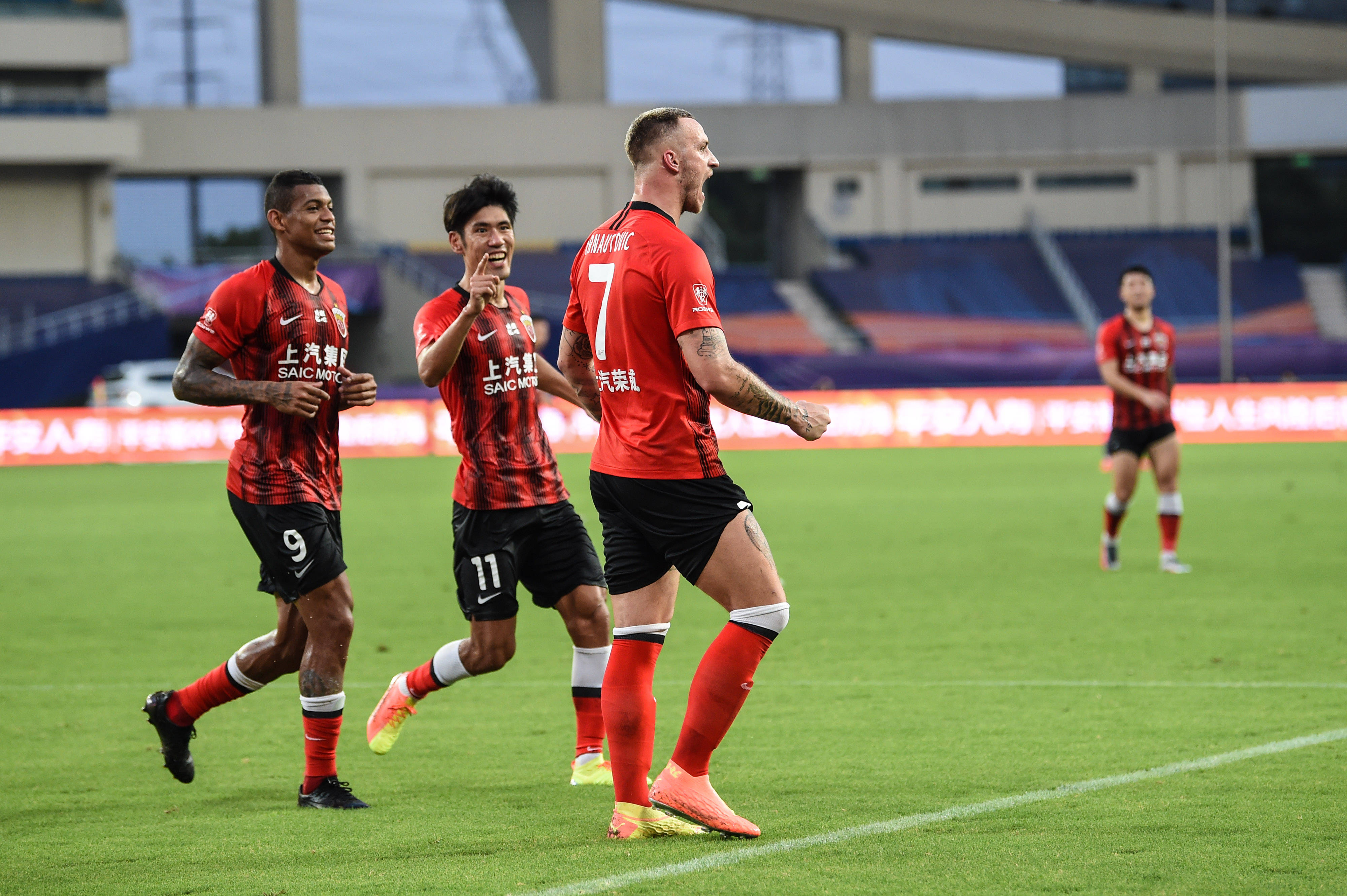 开云体育亚洲官网-包含上海上港队员陈彬彬破门，帮助球队逆转战胜河北华夏幸福的词条