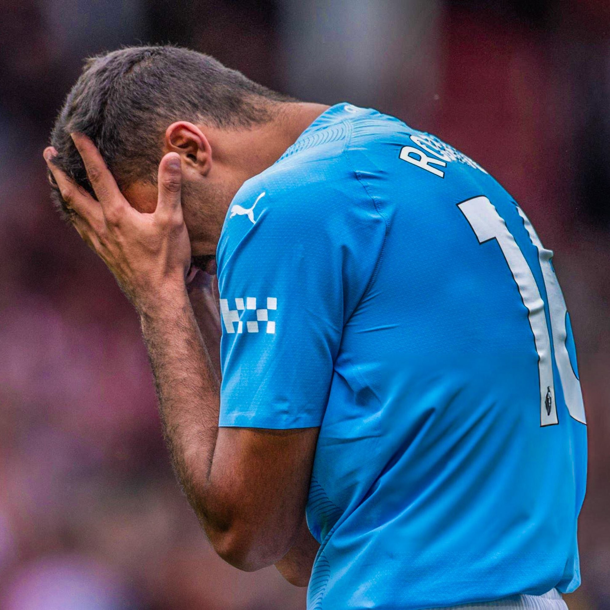 开云体育直播-曼联客场不敌对手，遭遇两连败